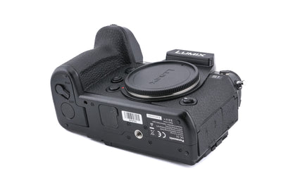 Panasonic Lumix DC-S1