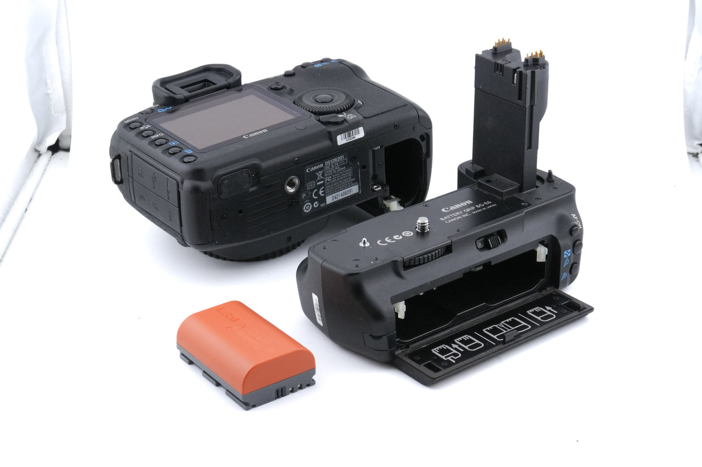 Canon EOS 5D Mark II + BG-E6 Battery Grip