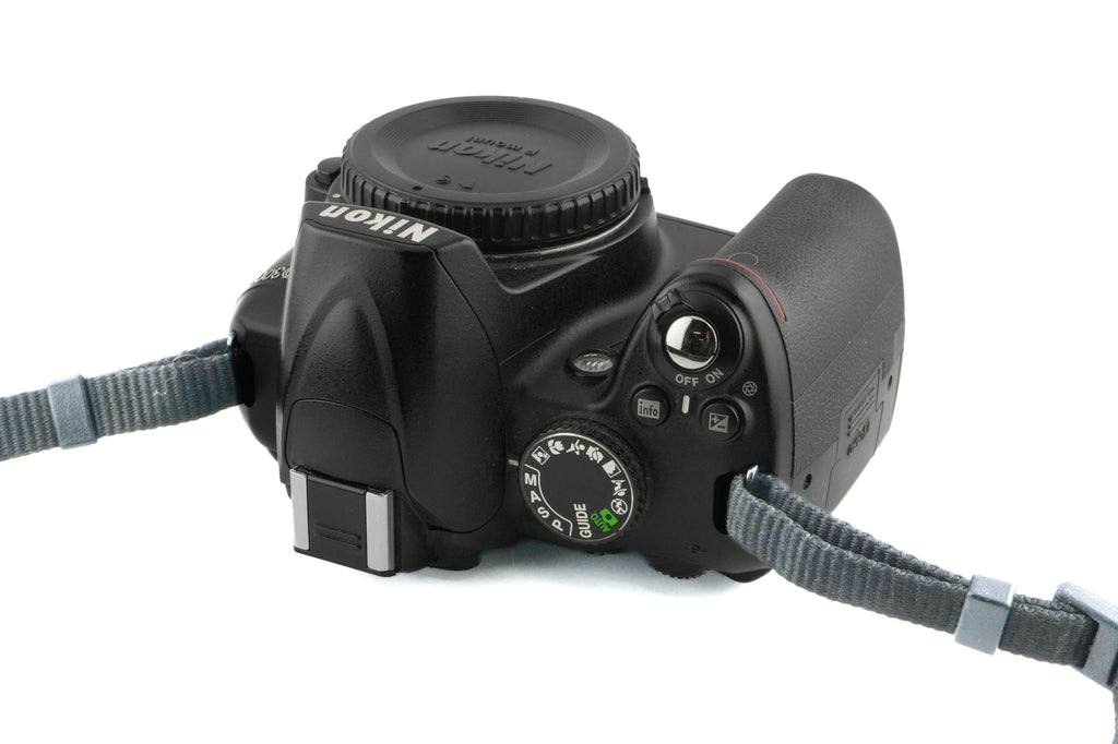Nikon D3000