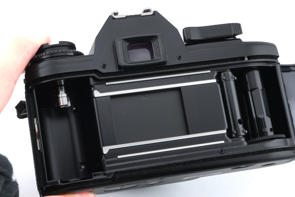Nikon EM + 50mm f1.8 Series E