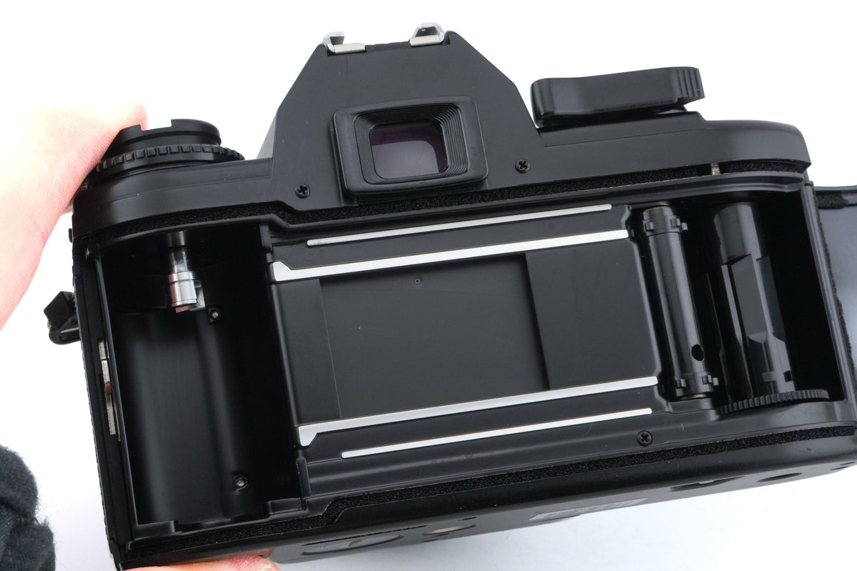 Nikon EM + 50mm f1.8 Series E