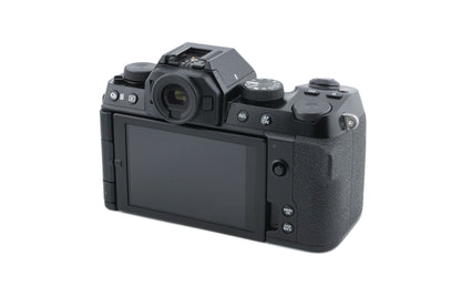 Fujifilm X-S10