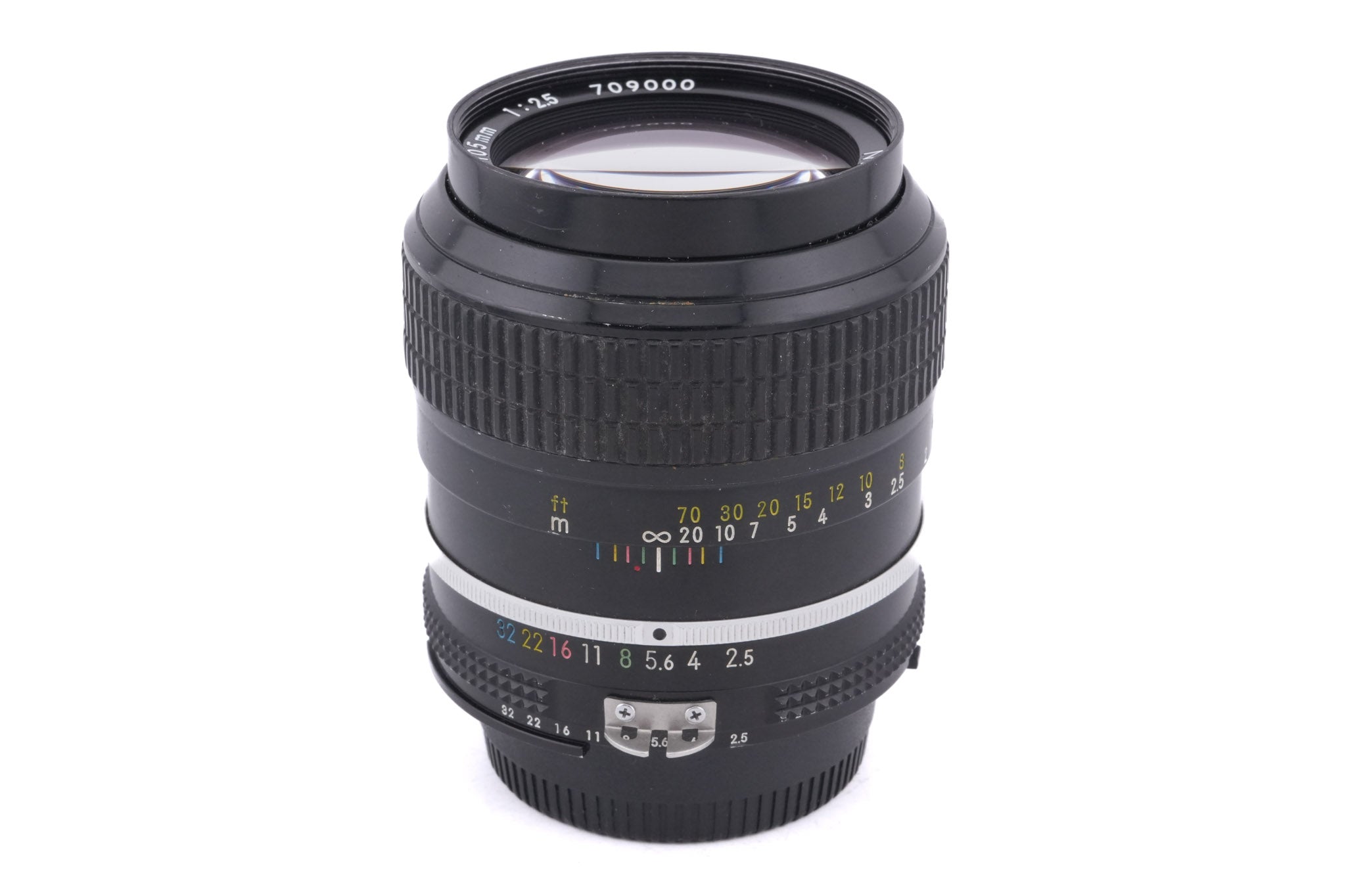 Nikon 105mm f2.5 Nikkor AI + HN-3 Lens Hood