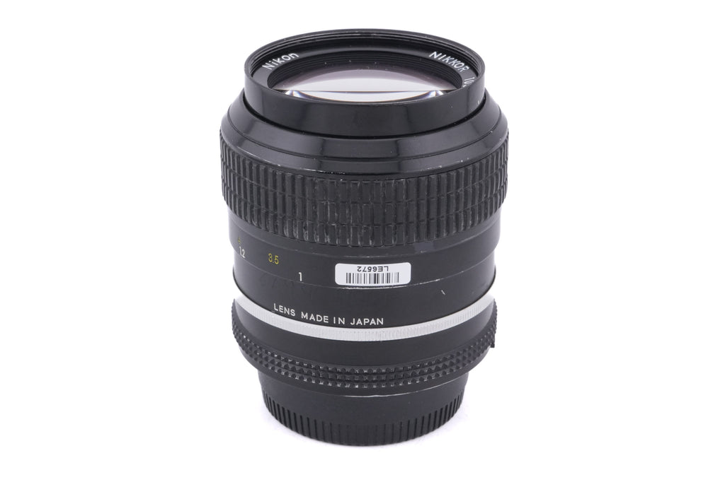 Nikon 105mm f2.5 Nikkor AI + HN-3 Lens Hood