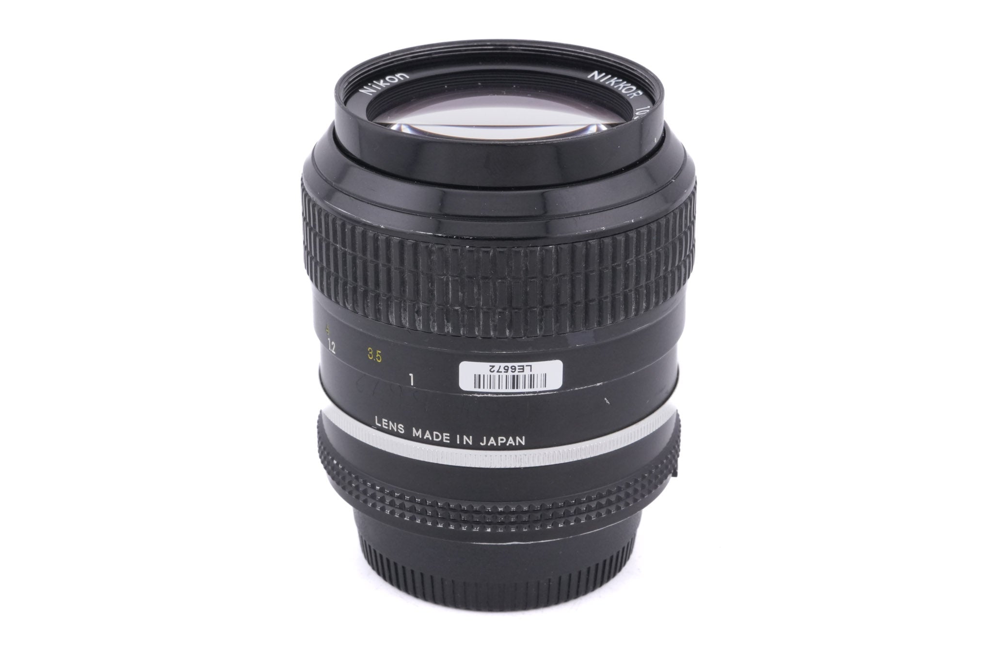 Nikon 105mm f2.5 Nikkor AI + HN-3 Lens Hood