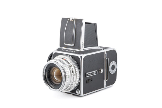 Hasselblad 500C + C12 Film Magazine (30015 / TIMAC) + 80mm f2.8 Planar C + Waist Level Finder (Old / 42021 Chrome)