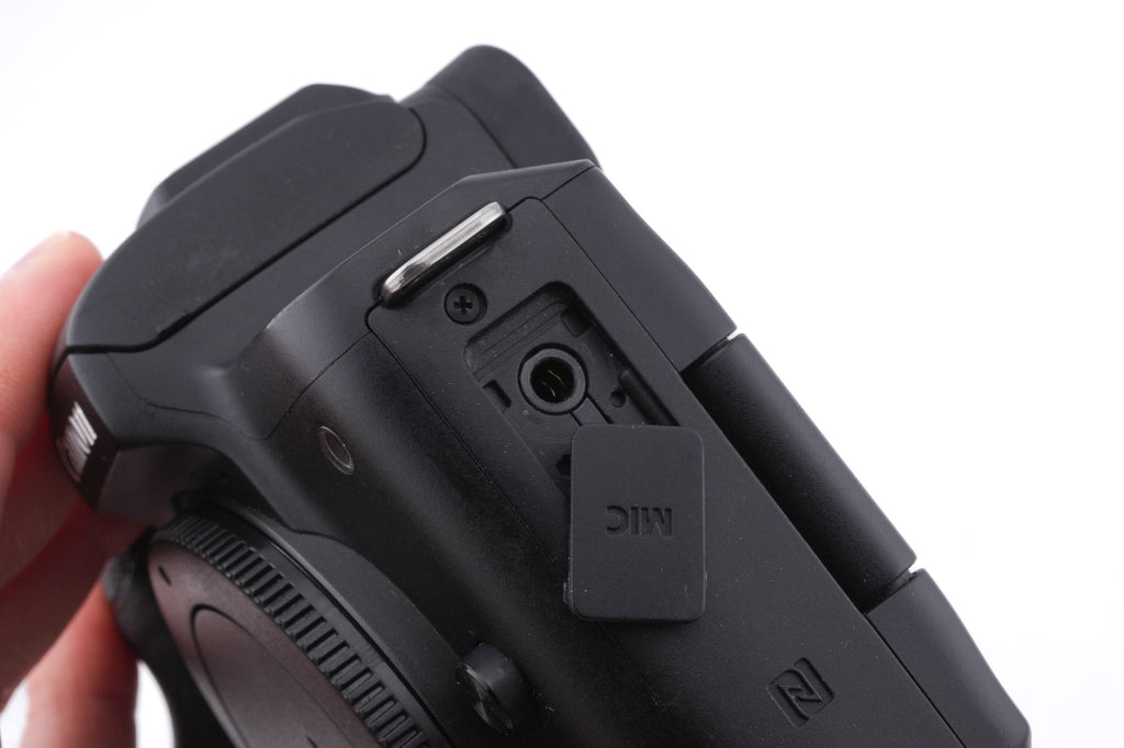 Canon EOS M50