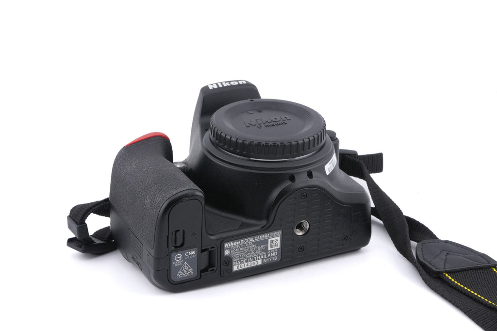 Nikon D3500
