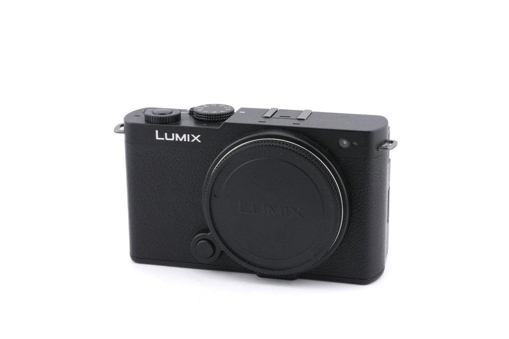 Panasonic Lumix DC-S9