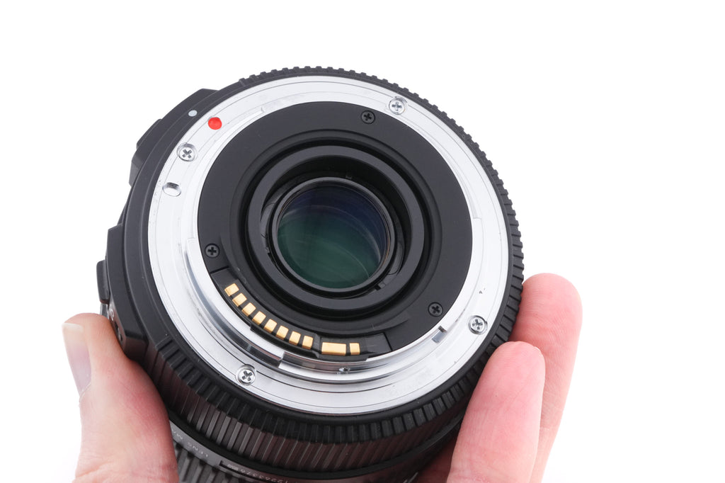 Sigma 17-70mm f2.8-4 DC HSM OS Macro