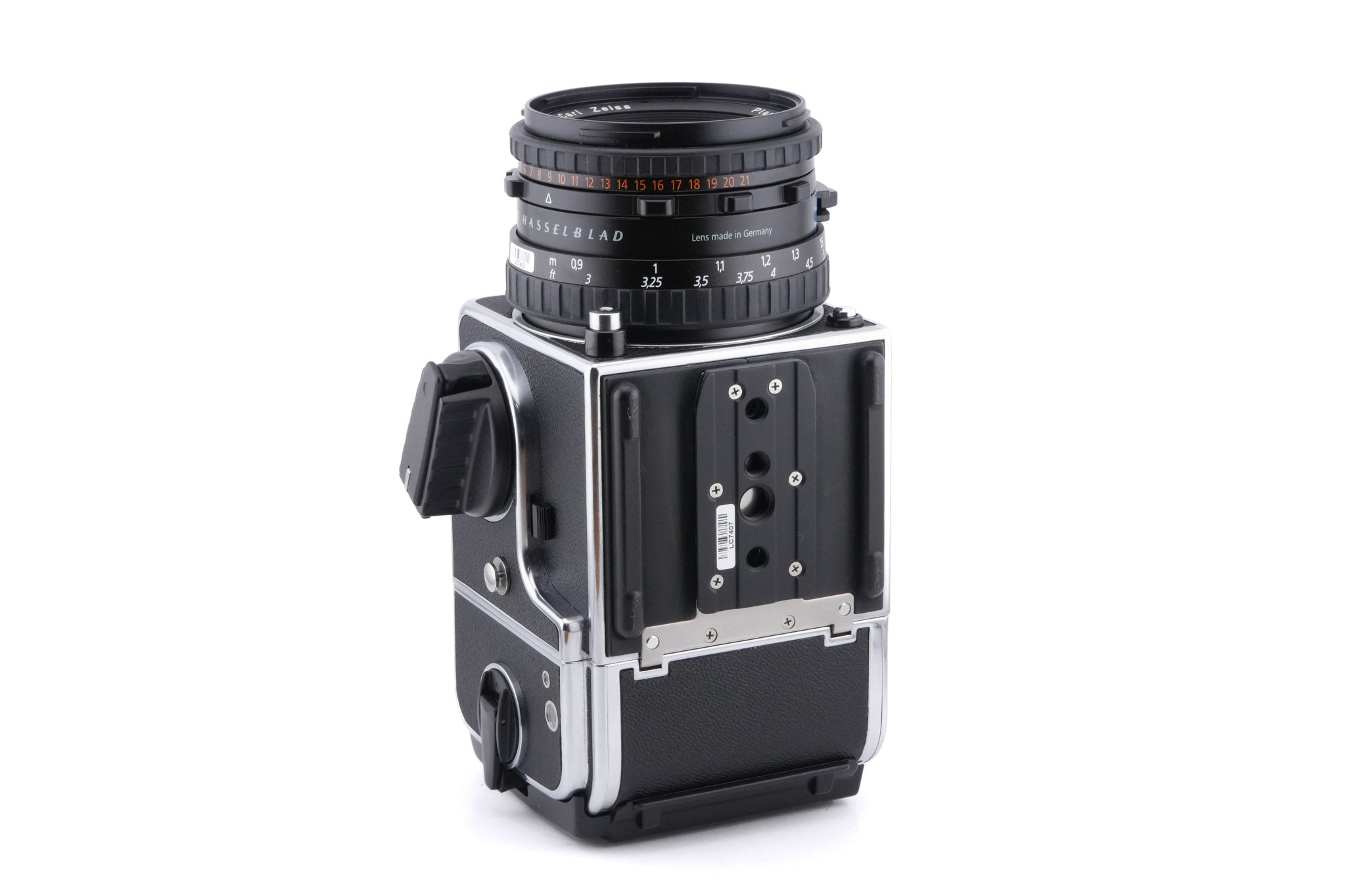 Hasselblad 501CM (Silver, 10238) + Waist Level Finder (New / Chrome, 42315) + 80mm f2.8 Planar T* CFE (20034) + A12N Film Magazine + Acute Matte D Microprism / Split Image Focusing Screen (42215)