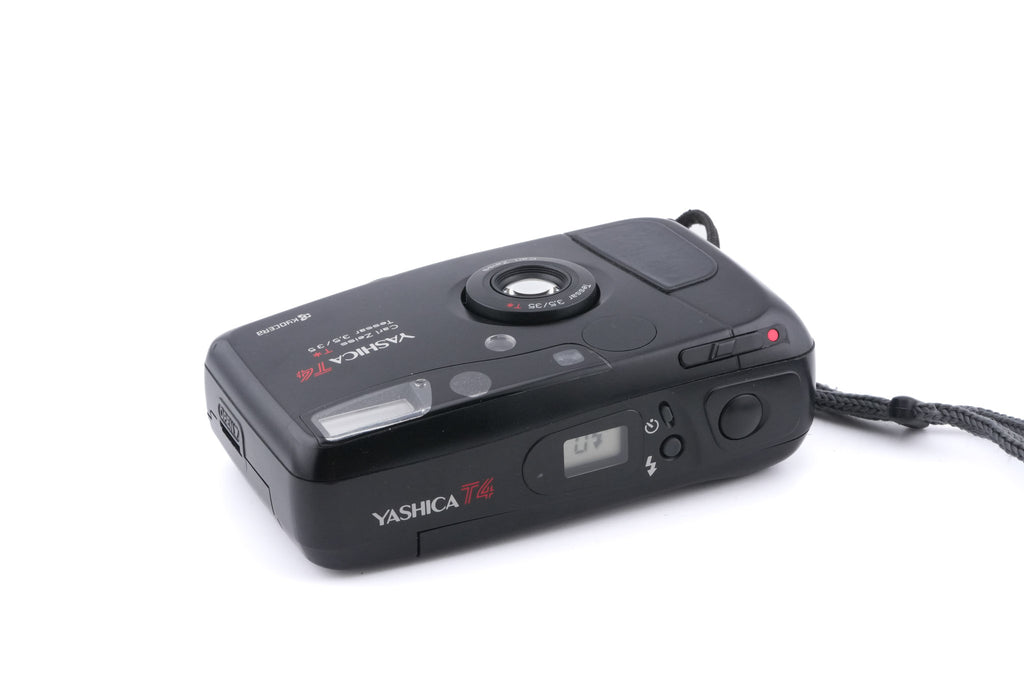 Yashica T4