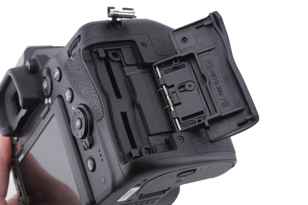 Nikon D780