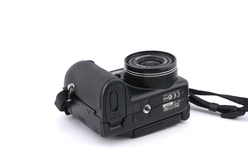 Nikon Coolpix 5000