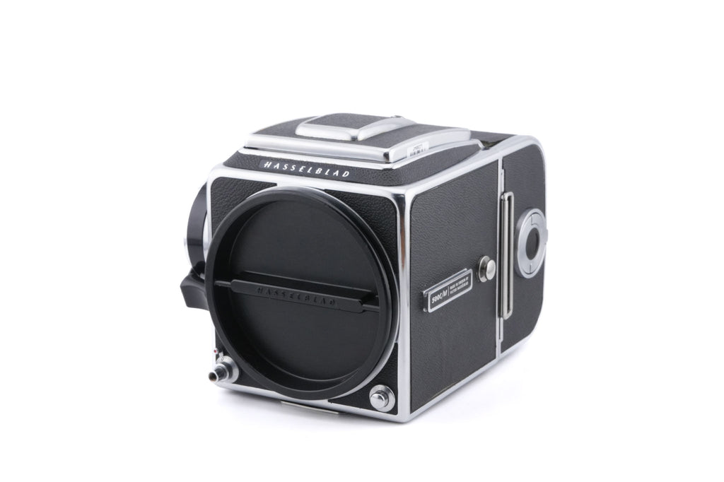 Hasselblad 500C/M (Silver, 10026) + A12N Film Magazine + Waist Level Finder (Old / Silver, 42021) + Rapid Winding Crank (Chrome, 44016/TIRFC) + Microprism / Split Image Focusing Screen K 20/20