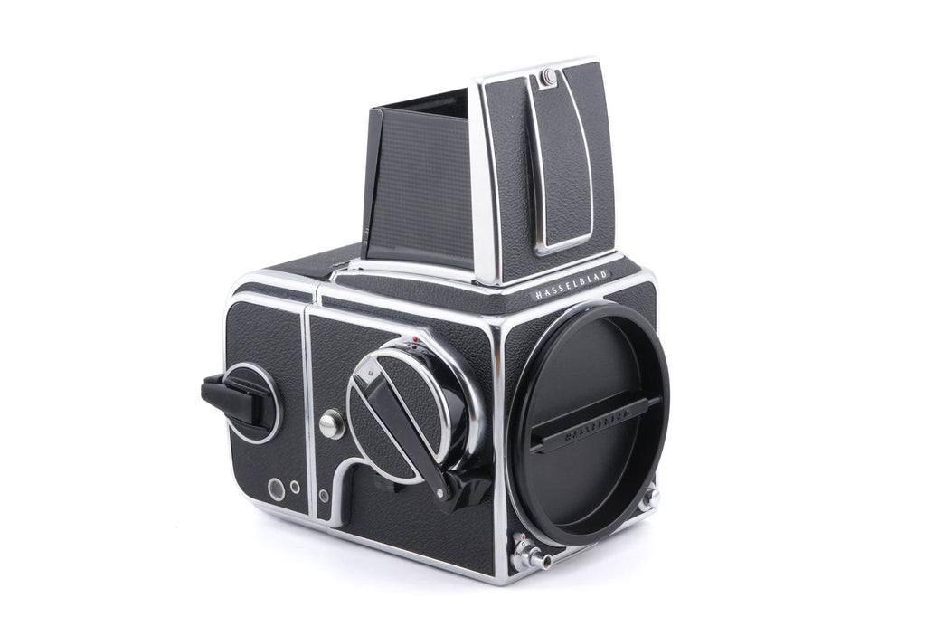 Hasselblad 500C/M (Silver, 10026) + A12N Film Magazine + Waist Level Finder (Old / Silver, 42021) + Rapid Winding Crank (Chrome, 44016/TIRFC) + Microprism / Split Image Focusing Screen K 20/20