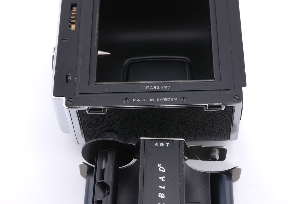 Hasselblad 500C/M (Silver, 10026) + A12N Film Magazine + Waist Level Finder (Old / Silver, 42021) + Rapid Winding Crank (Chrome, 44016/TIRFC) + Microprism / Split Image Focusing Screen K 20/20