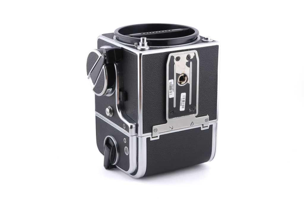 Hasselblad 500C/M (Silver, 10026) + A12N Film Magazine + Waist Level Finder (Old / Silver, 42021) + Rapid Winding Crank (Chrome, 44016/TIRFC) + Microprism / Split Image Focusing Screen K 20/20
