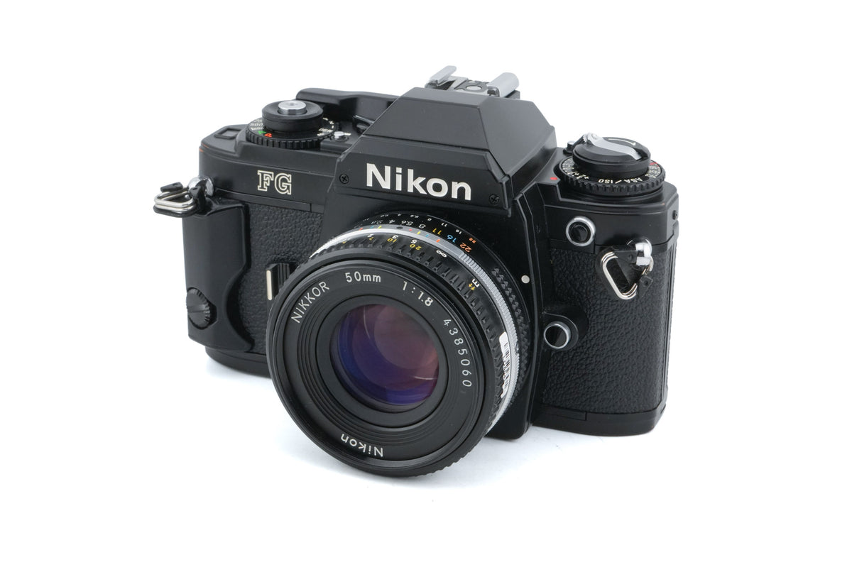 Nikon FG + 50mm f1.8 Nikkor AI-S (0.6m)