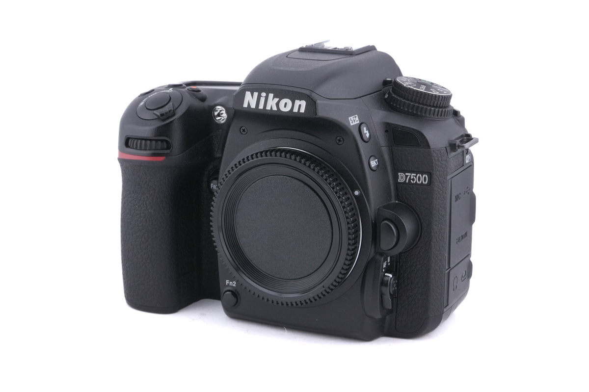 Nikon D7500
