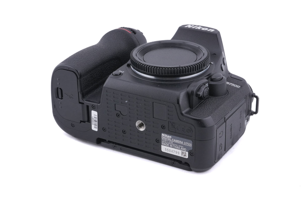 Nikon D7500