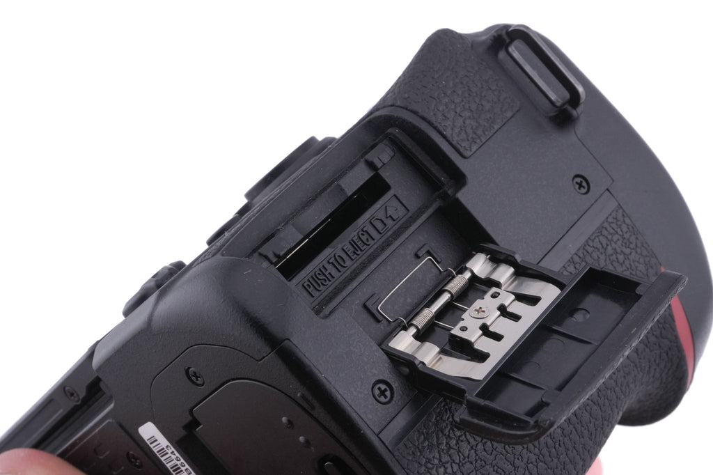 Nikon D7500