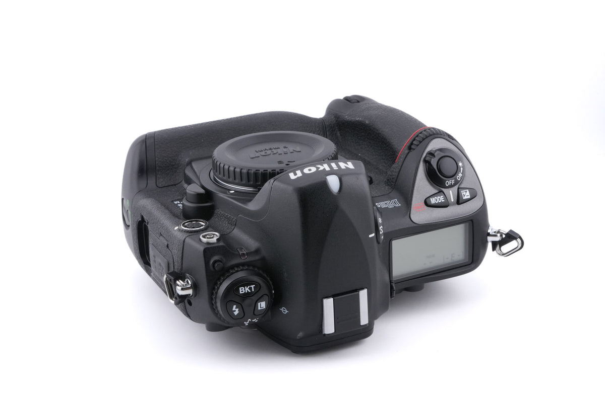 Nikon D2HS