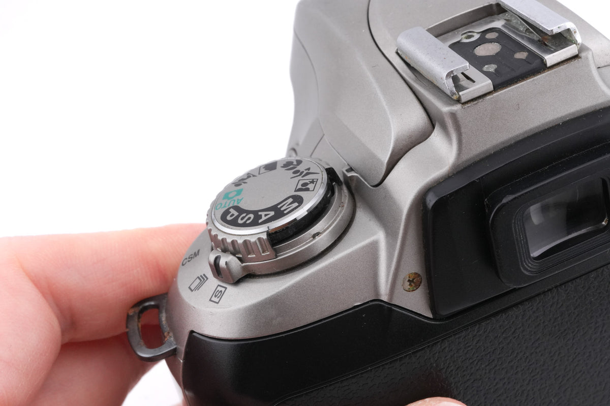 Nikon F75