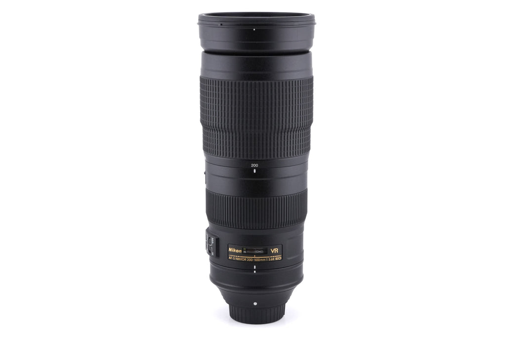 Nikon 200-500mm f5.6 AF-S Nikkor E ED VR + Lens Case CL-L1