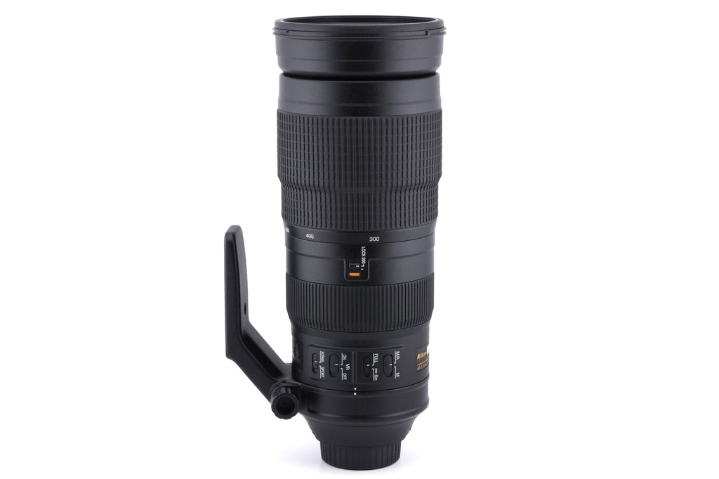 Nikon 200-500mm f5.6 AF-S Nikkor E ED VR + Lens Case CL-L1