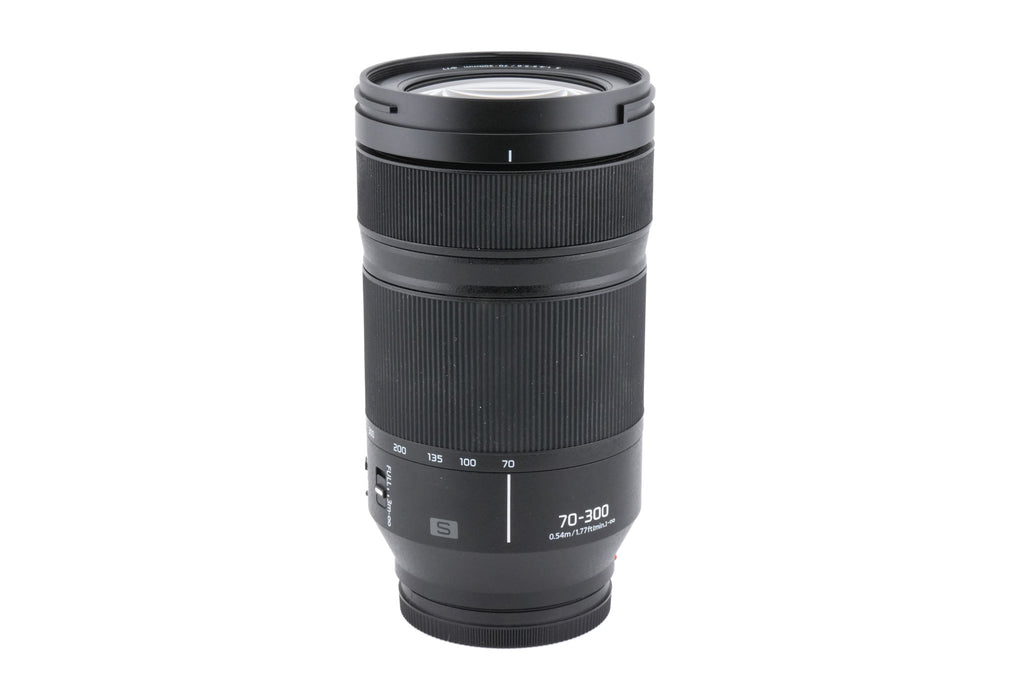 Panasonic 70-300mm f4.5-5.6 Lumix S Macro OIS