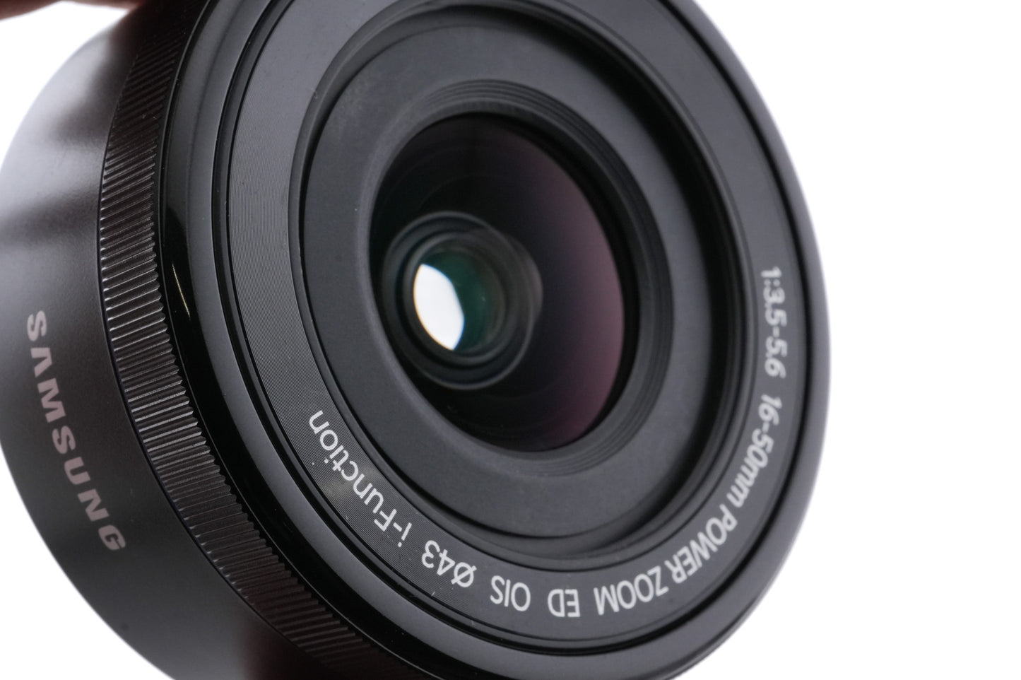 Samsung NX3000 + 16-50mm f3.5-5.6 ED OIS i-Function