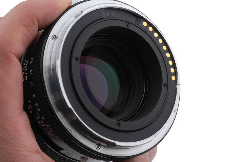 Contax 645 + 80mm f2 Planar T* + MF-1 AE Prism Finder + MFB-1 120/220 Film Back Holder