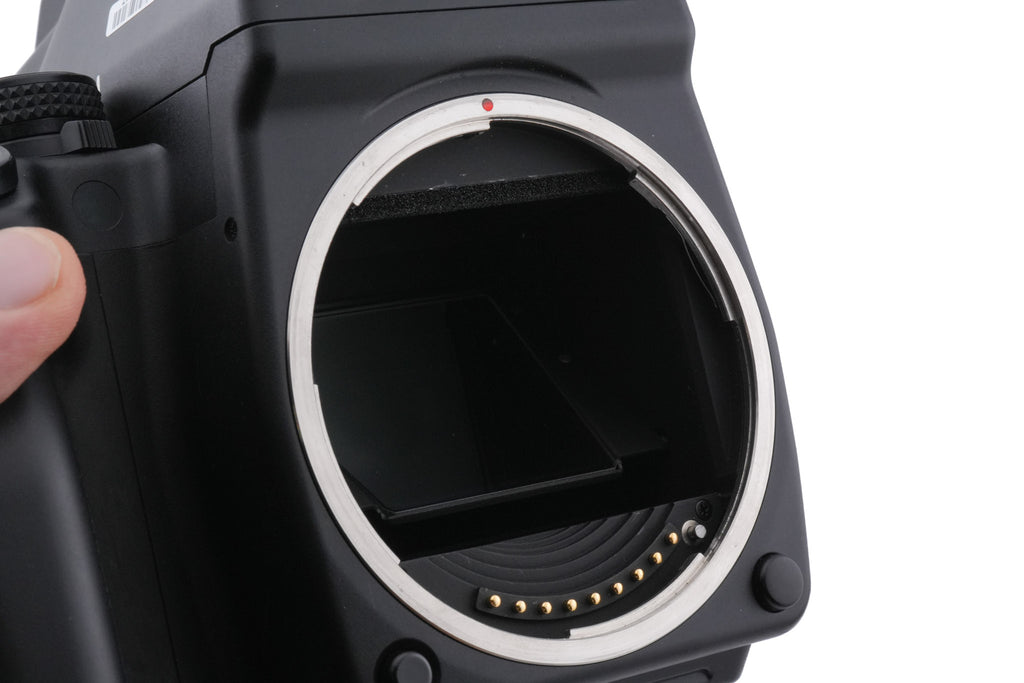 Contax 645 + 80mm f2 Planar T* + MF-1 AE Prism Finder + MFB-1 120/220 Film Back Holder