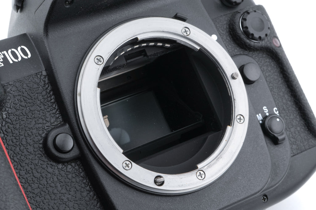 Nikon F100