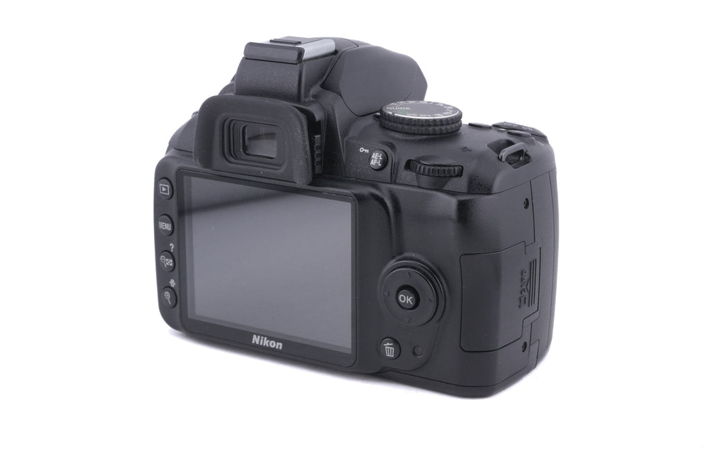 Nikon D3000