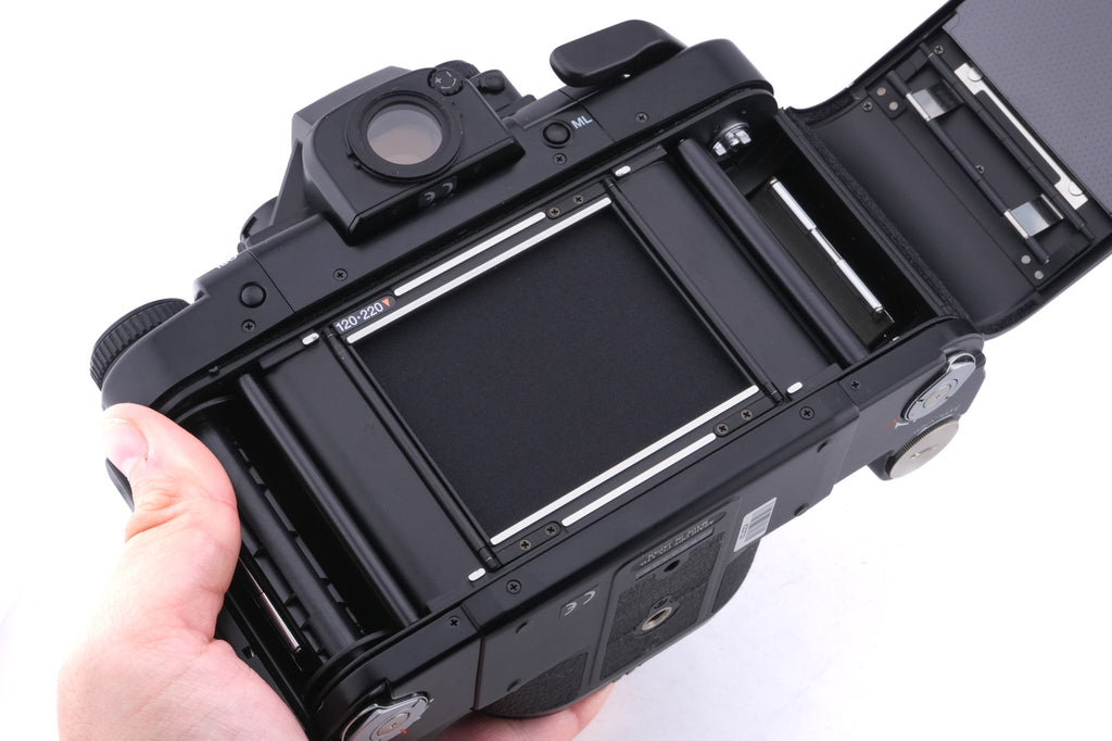 Pentax 67 II + AE Pentaprism Finder (67 II)