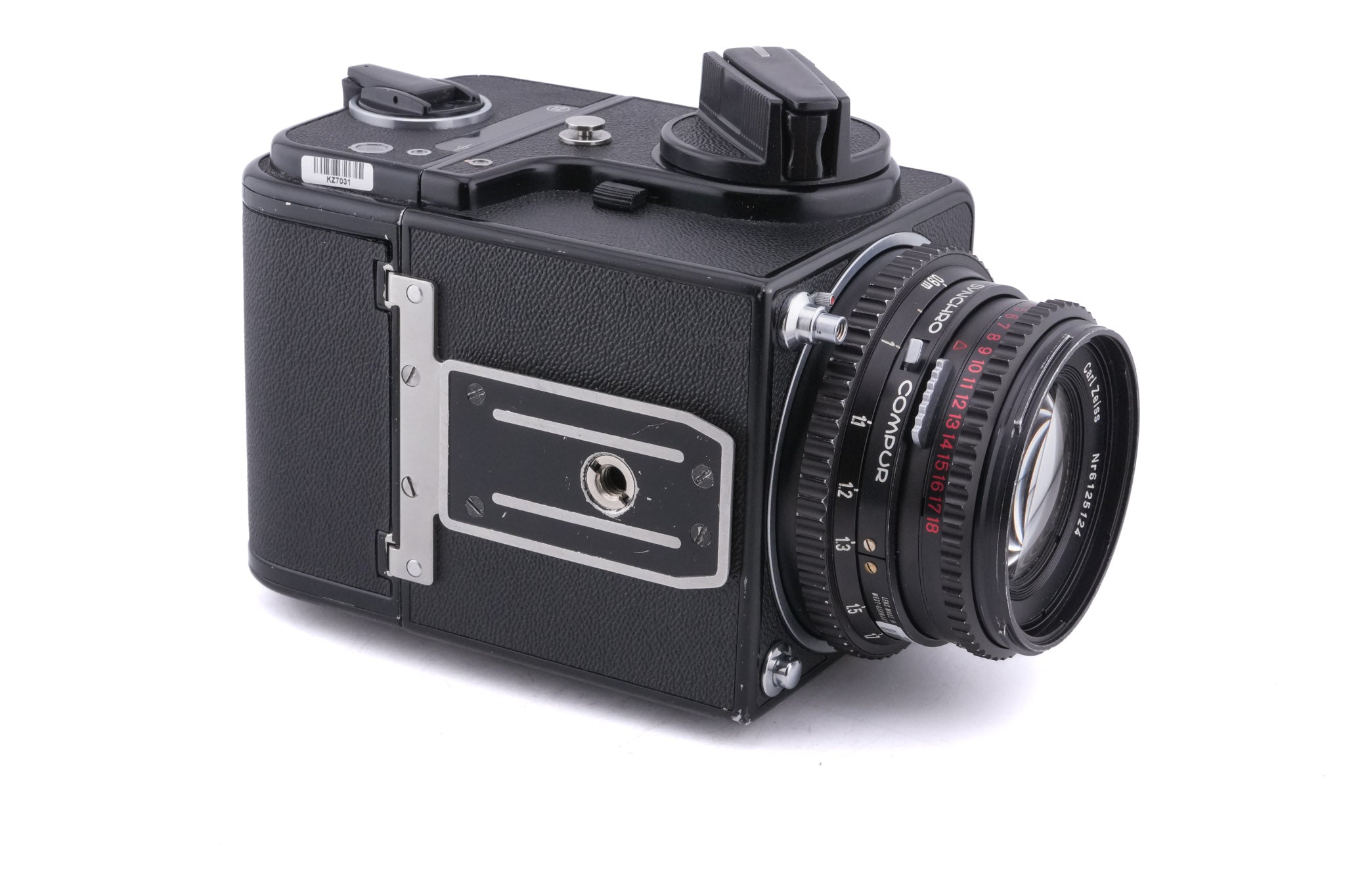 Hasselblad 500C/M (Black, 10170) + 80mm f2.8 Planar T* C (Black, 20028) + A12 Film Magazine (Black, 30147) + Waist Level Finder (Old / Black, 42277) + Acute Matte Focusing Screen (42165)