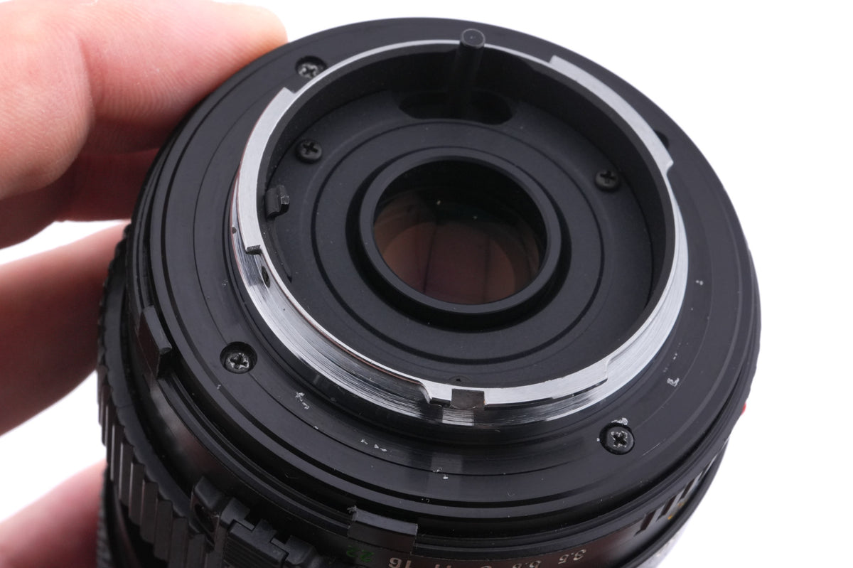 Minolta 35-70mm f3.5 MD Zoom Macro