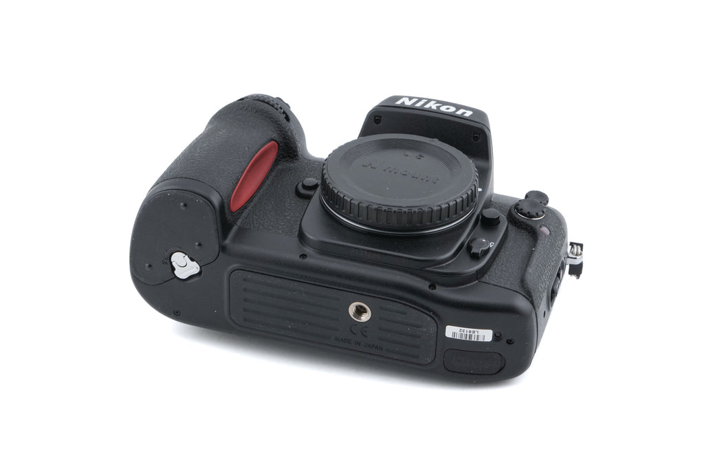 Nikon F100