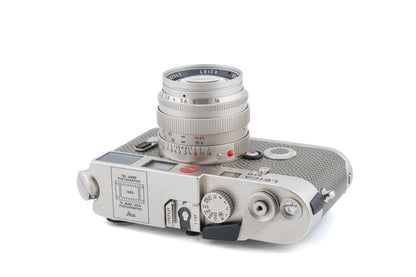 Leica M6 "150 Jahre Photographie, 75 Jahre Leica Photographie" + 50mm f1.4 Summilux-M Platinum "150 Jahre Photographie, 75 Jahre Leica Photographie" (10450)