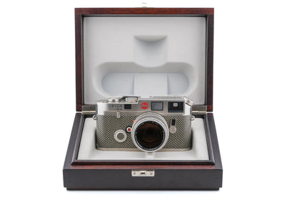 Leica M6 "150 Jahre Photographie, 75 Jahre Leica Photographie" + 50mm f1.4 Summilux-M Platinum "150 Jahre Photographie, 75 Jahre Leica Photographie" (10450)