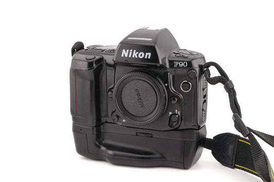 Nikon F90 + MB-10 Battery Pack