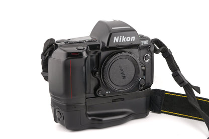 Nikon F90 + MB-10 Battery Pack