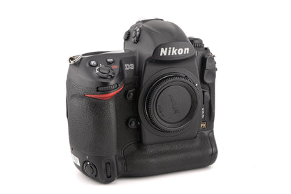 Nikon D3 + MH-22 Quick Charger