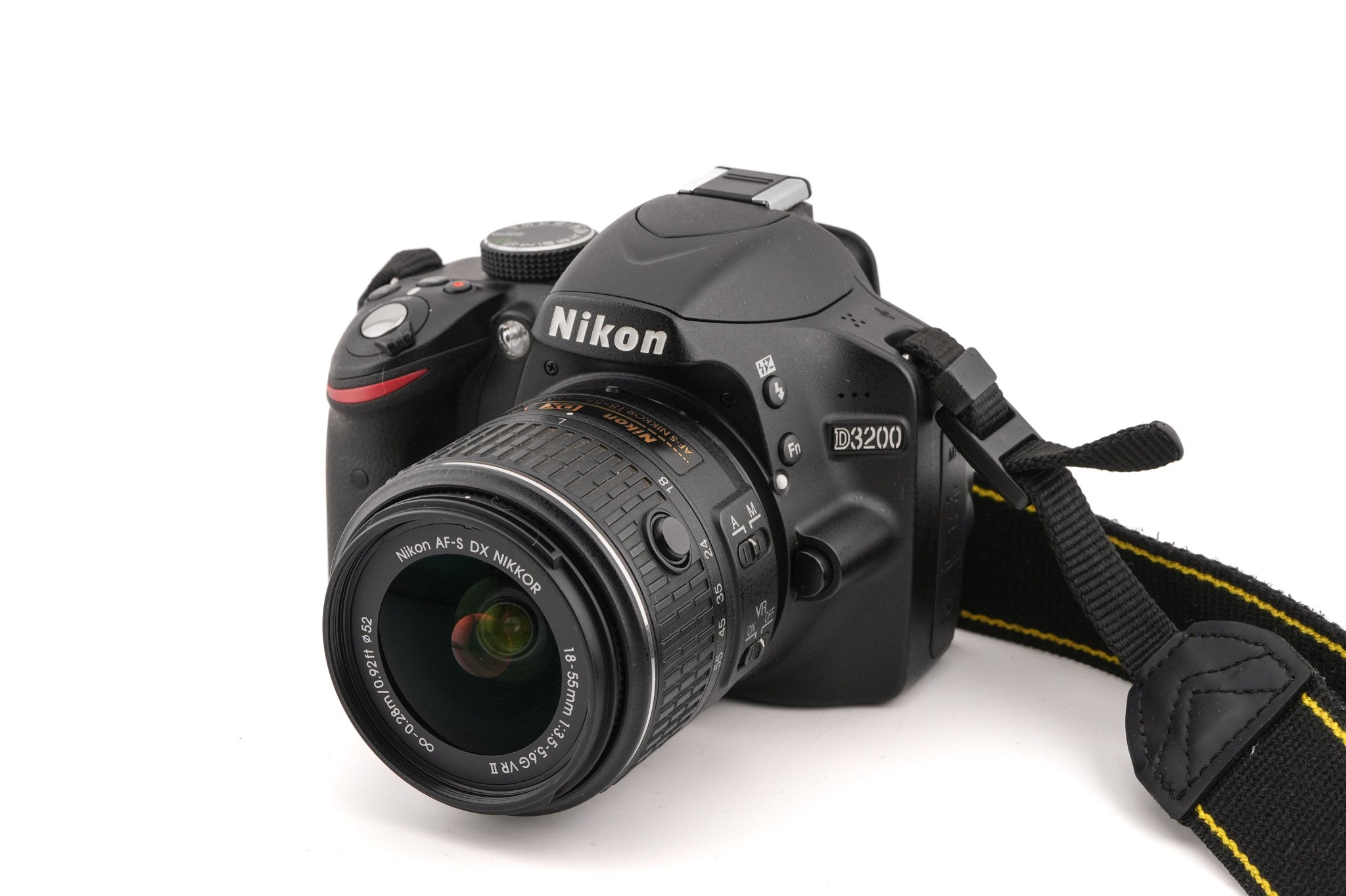 Nikon D3200 + 18-55mm f3.5-5.6 AF-S Nikkor G II VR – Kamerastore