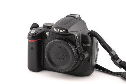 Nikon D5000