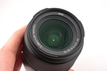 Sony 18-70mm f3.5-5.6 DT Macro