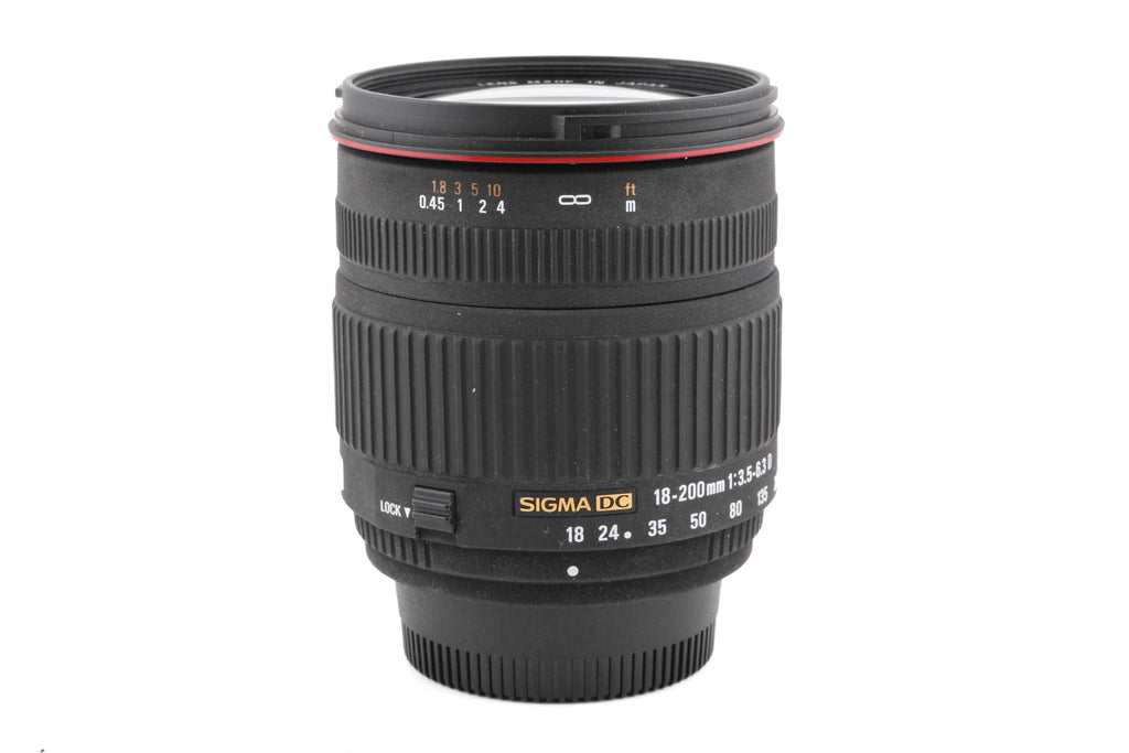 Sigma 18-200mm f3.5-6.3 D DC