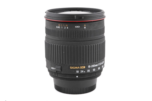 Sigma 18-200mm f3.5-6.3 D DC